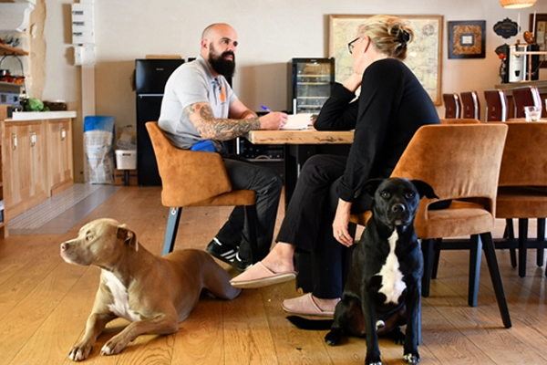 Bilan comportemental canin à Bergerac avec Adrian Gilles